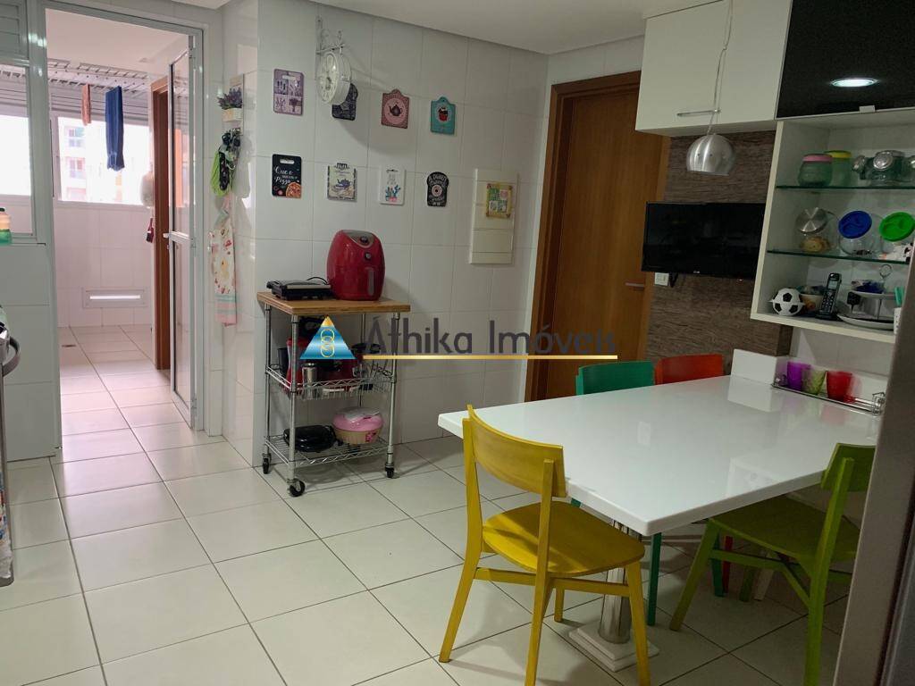 Apartamento à venda com 4 quartos, 185m² - Foto 19