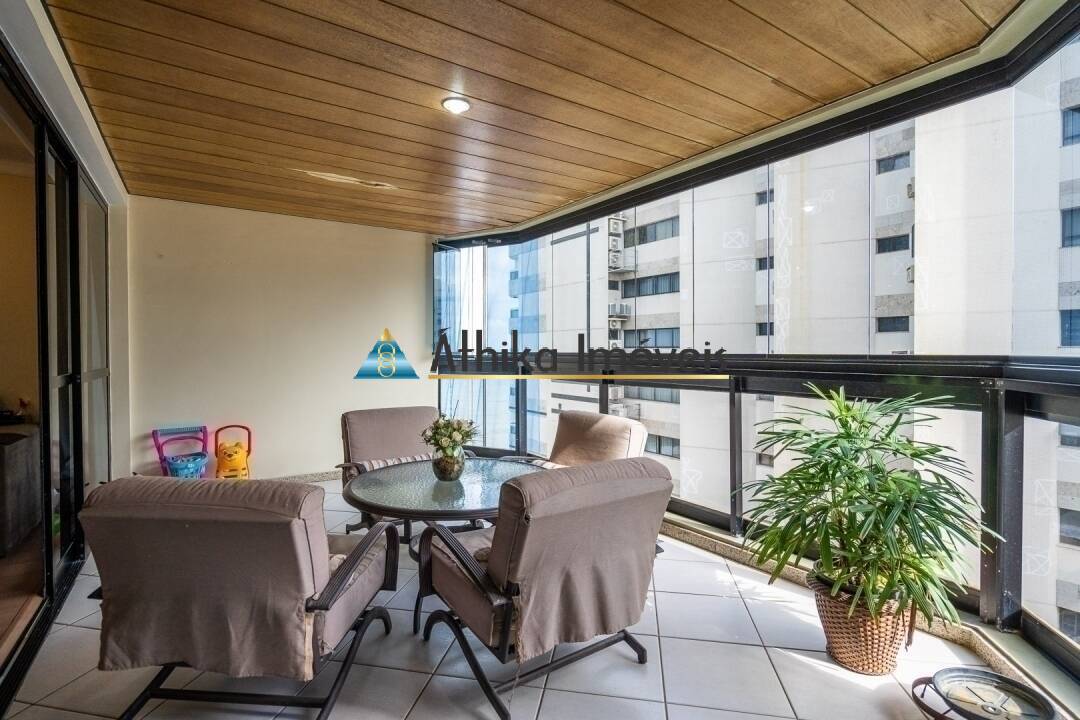 Apartamento à venda com 4 quartos, 240m² - Foto 7