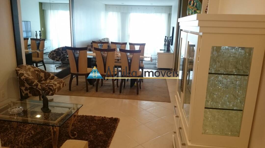 Apartamento à venda com 4 quartos, 235m² - Foto 2