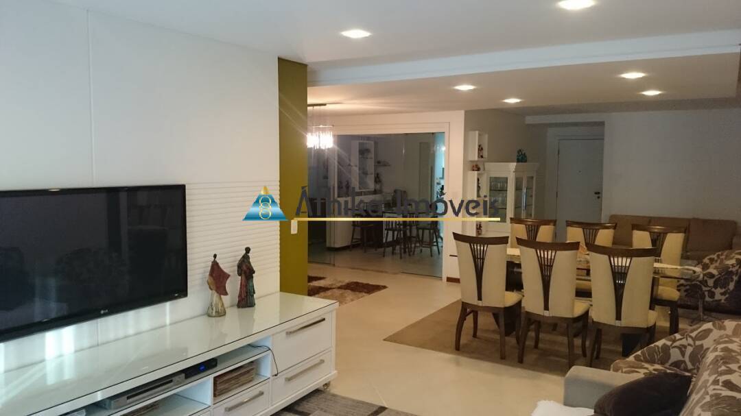 Apartamento à venda com 4 quartos, 235m² - Foto 1