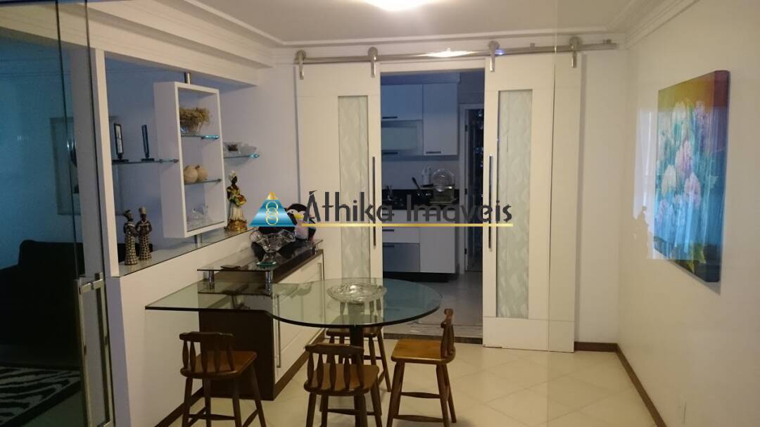 Apartamento à venda com 4 quartos, 235m² - Foto 7