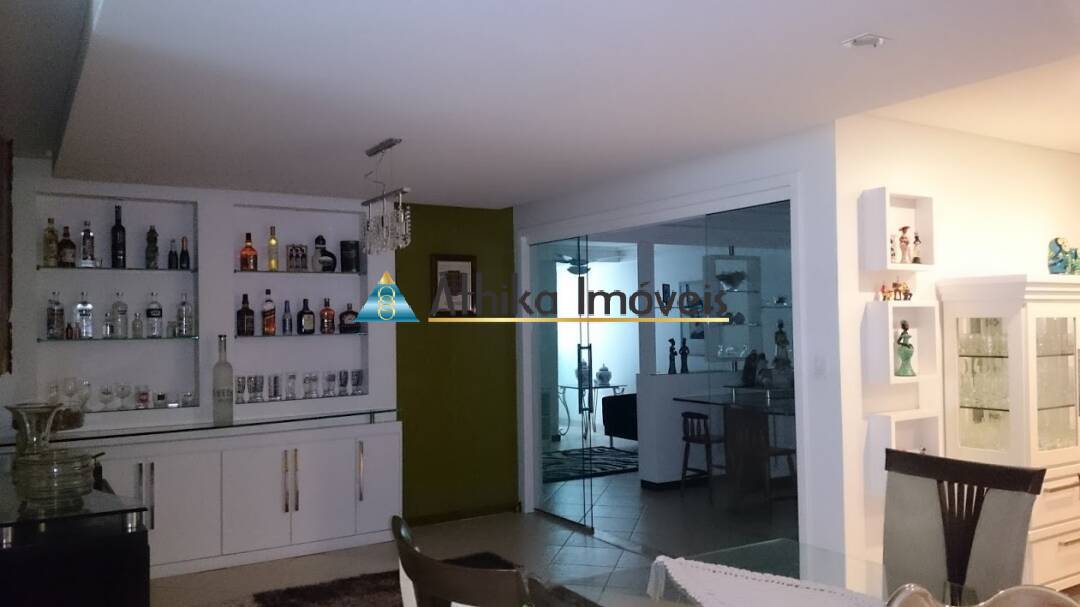 Apartamento à venda com 4 quartos, 235m² - Foto 6